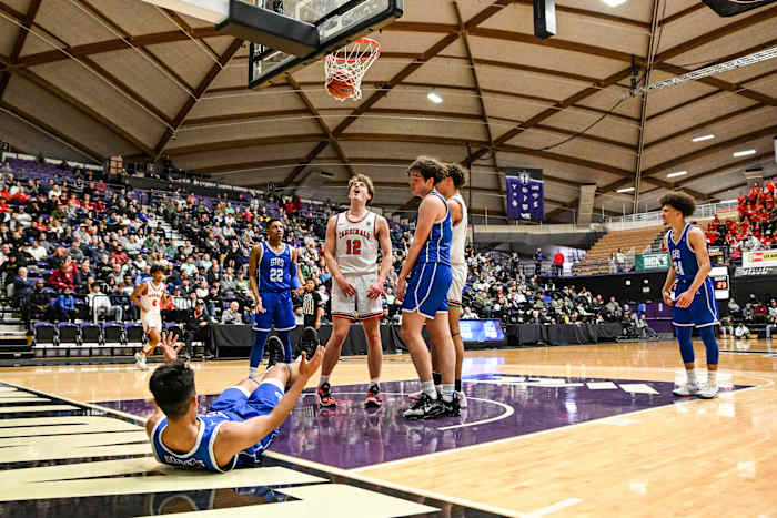 Lincoln Gresham 6A Oregon boys basketball quarterfinal Naji Saker -54